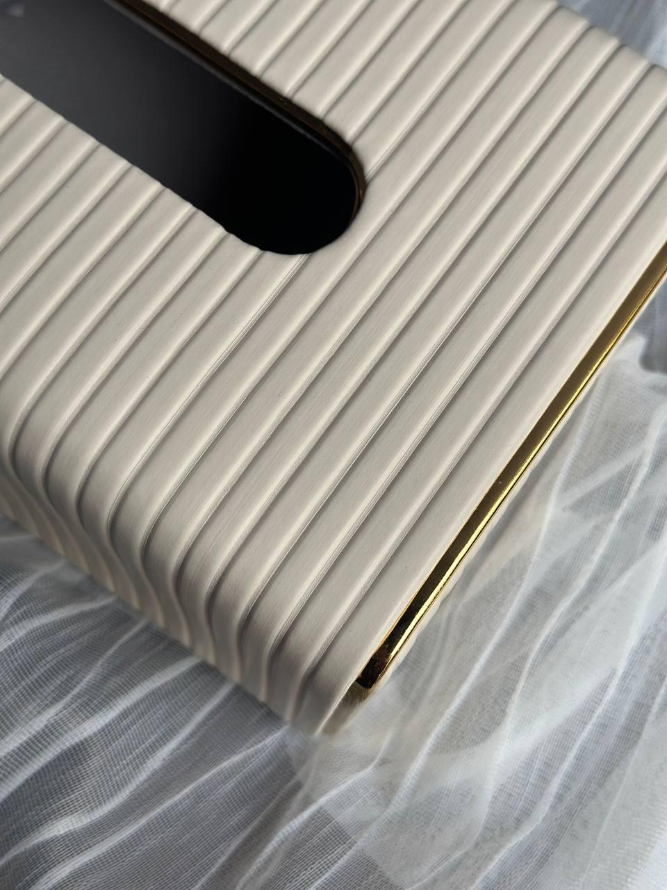 Салфетница Yiwu из экокожи 20х13х9 см Молочный (HP-3-203W) - фото 3 Салфетница Yiwu из экокожи 20х13х9 см Молочный (HP-3-203W) - фото 3