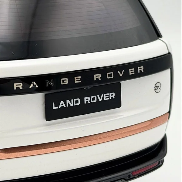 Модель авто Range Rover 1:20 21x10x8,5 см (C01758) - фото 11 Модель авто Range Rover 1:20 21x10x8,5 см (C01758) - фото 11