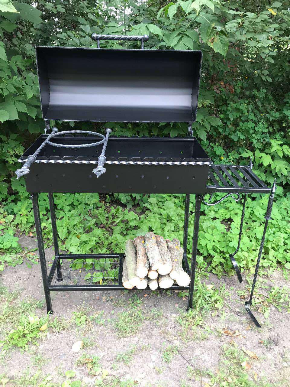 Мангал кованый Сундук с аксессуарами совок/кочерга/подставка под котелок и гриль-рещетка (Vi_008Ак2)