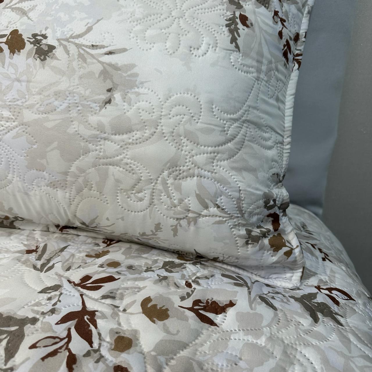 Набор покрывало стеганое 200x230 см/2 наволочки 50x70 см с цветочным рисунком Бежевый (PS-1-3) - фото 5