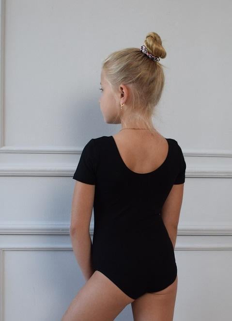 Купальник для гимнастики Sono с коротким рукавом размер 104 Черный (1145808) - фото 2 Купальник для гимнастики Sono с коротким рукавом размер 104 Черный (1145808) - фото 2