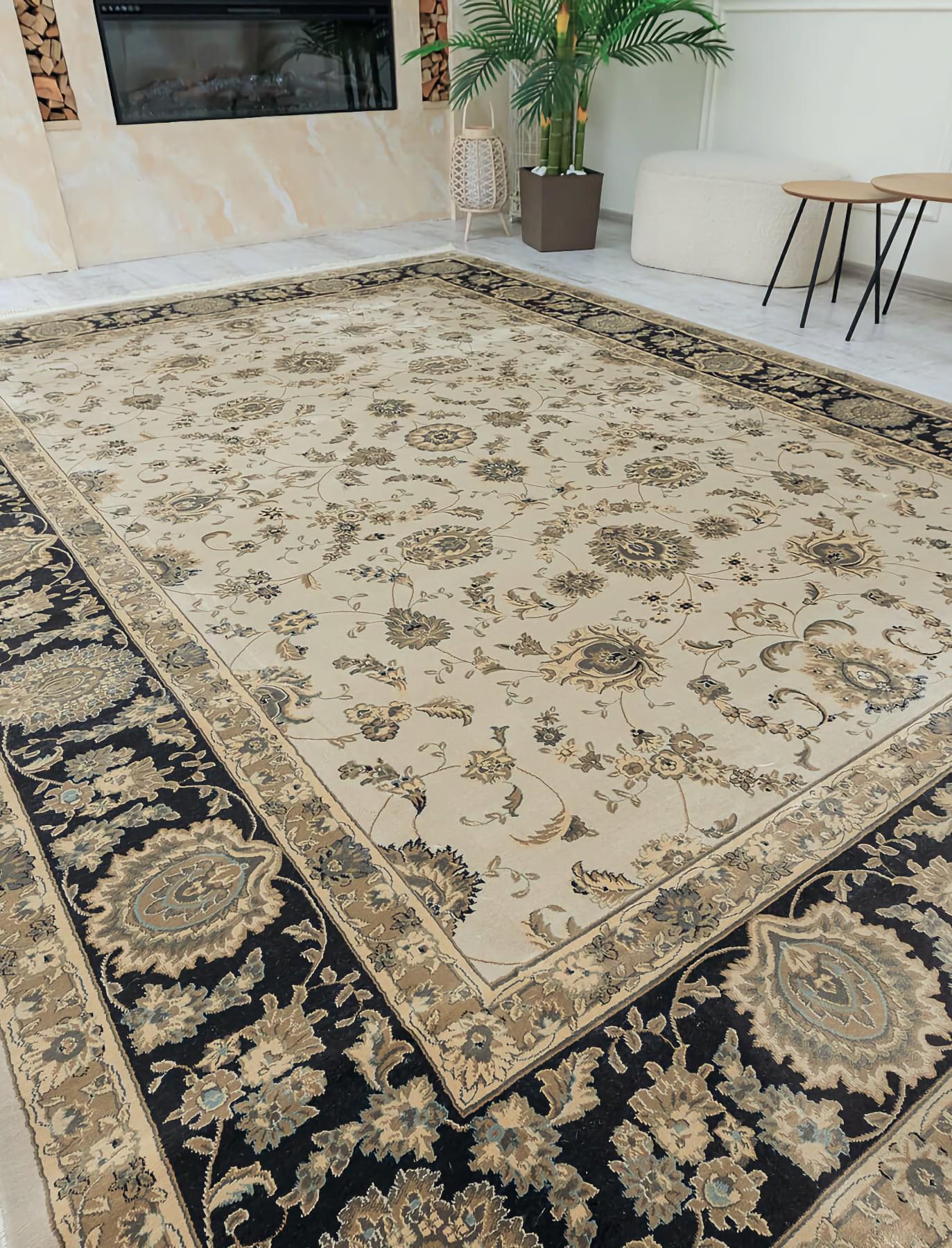 Ковер с коротким ворсом Esfehan 8942 200x290 см Ivory/Black (28802029)