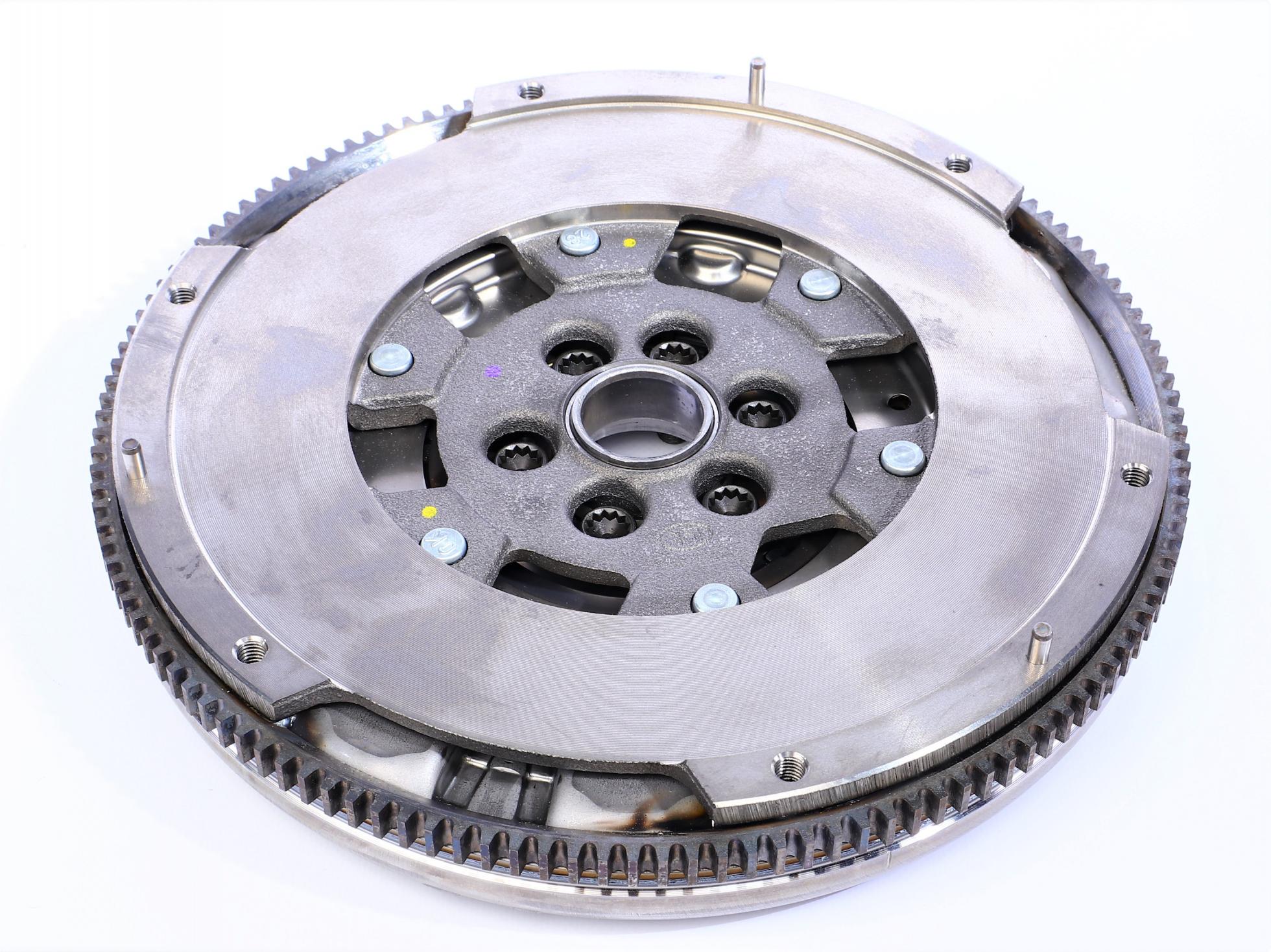 Маховик LUK 415 0654 10