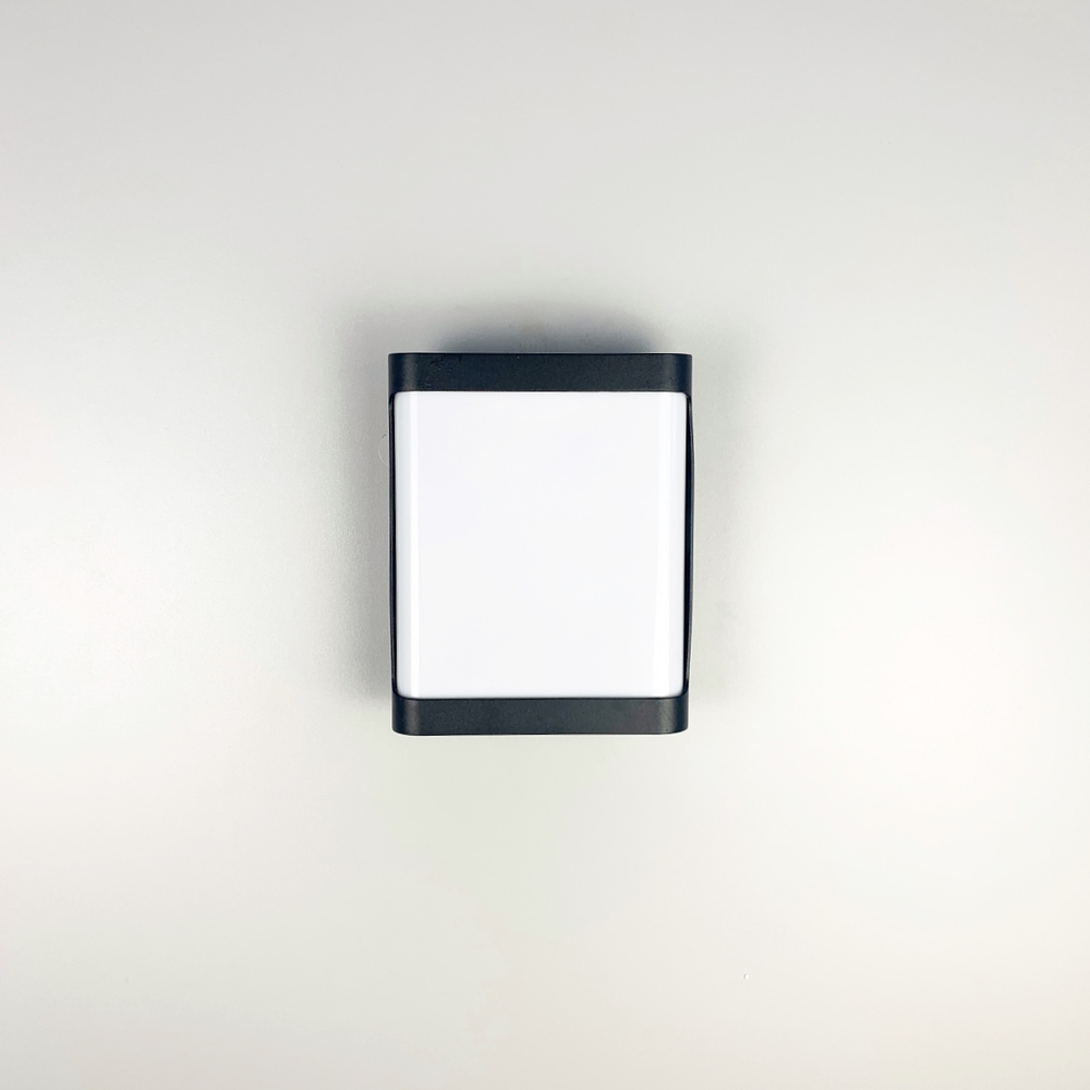 Светильник настенный с теплым светом (9001)