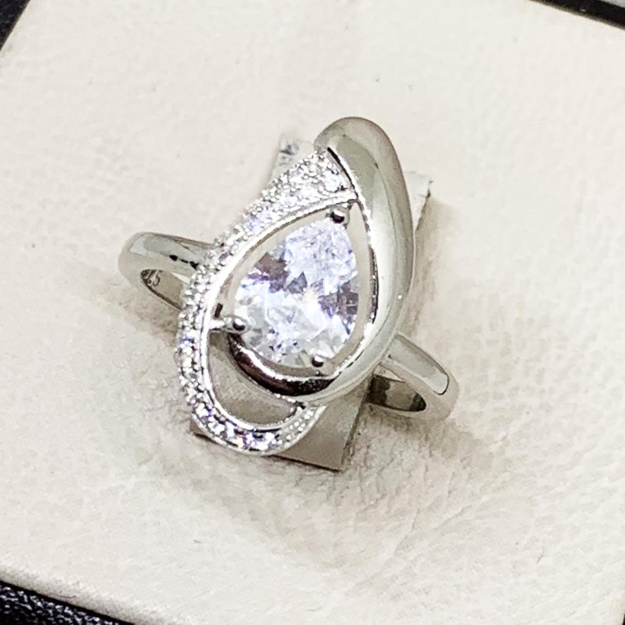 Кольцо серебряное с кубическим цирконием 3,1 г р. 17,5 (1667030927)