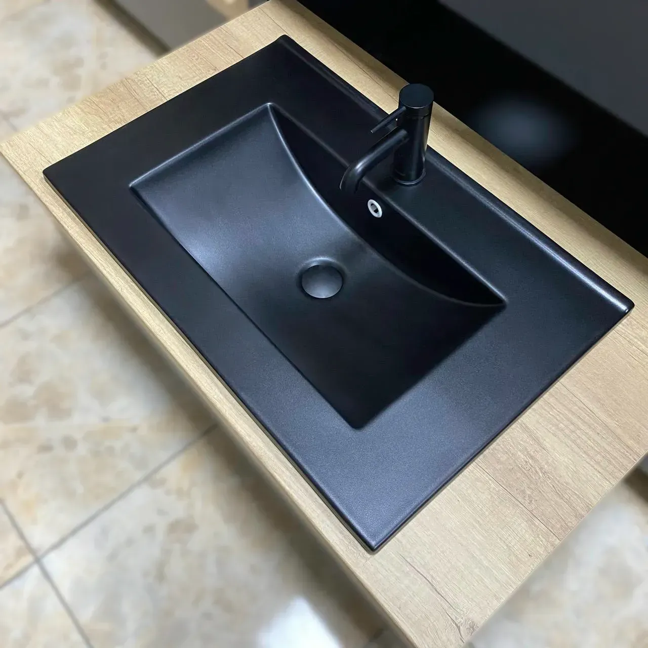 Раковина врезная VBI FERRARA прямоугольная 715x460 мм Черный матовый (RM-VBI-018043) Раковина врезная VBI FERRARA прямоугольная 715x460 мм Черный матовый (RM-VBI-018043)