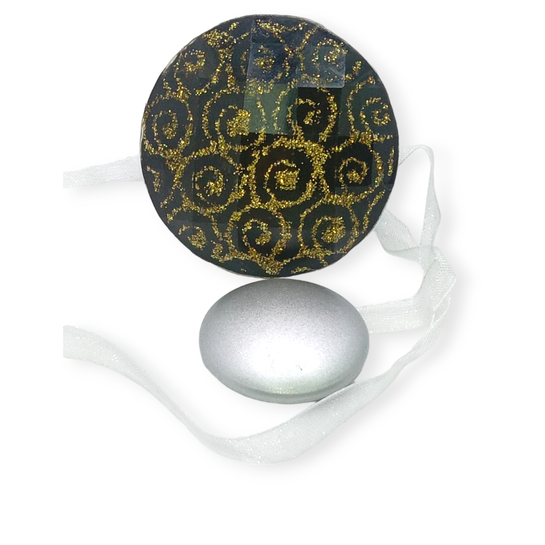 Магнит для штор Круг 5 см Черный с золотыми вензелям (10756251) Магнит для штор Круг 5 см Черный с золотыми вензелям (10756251)