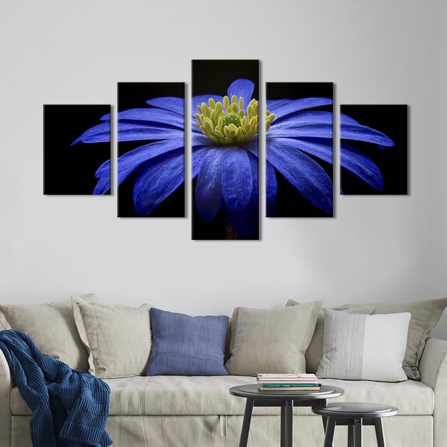 Картина на холсте Ромашка с яркими голубыми лепестками 112x54 см (810-52)