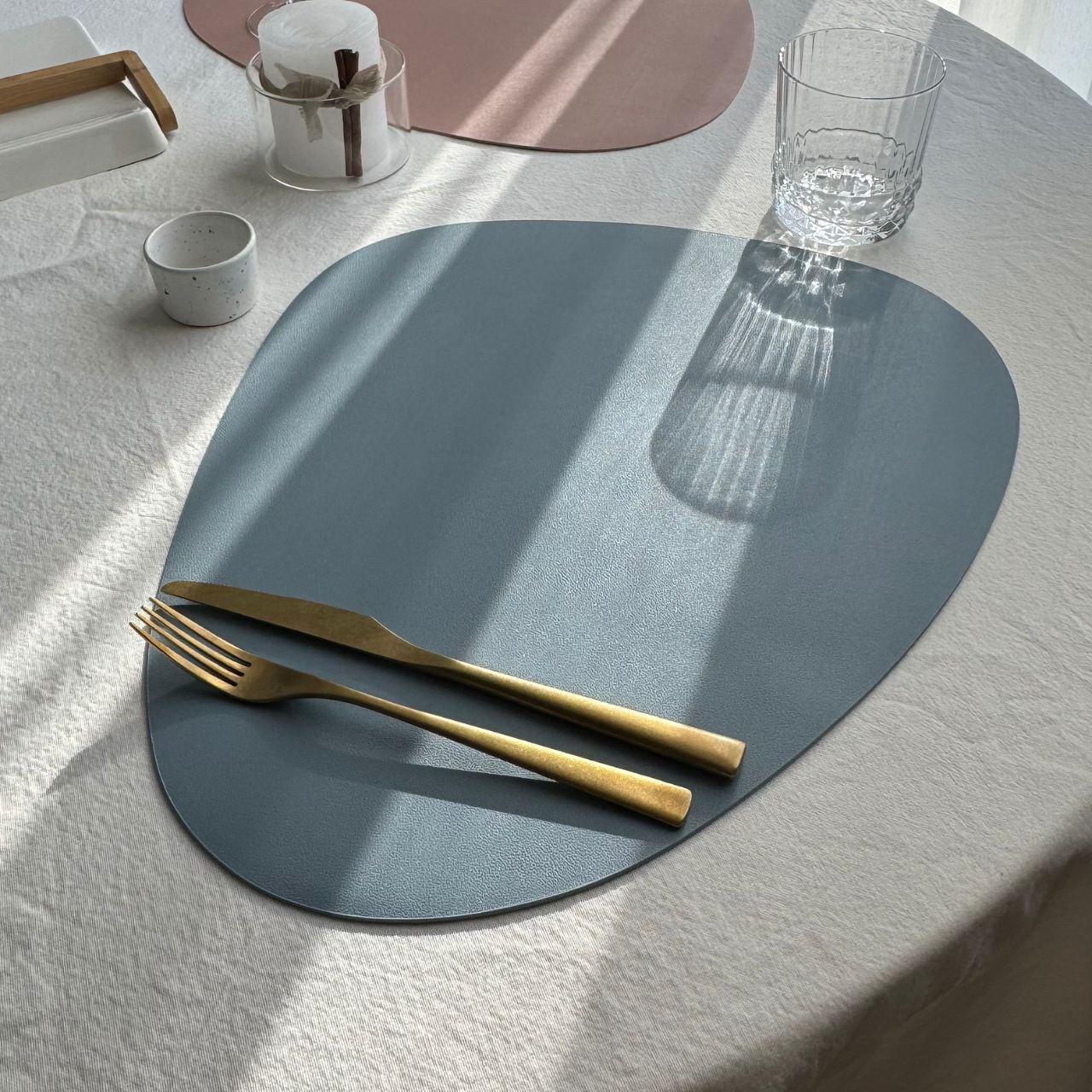 Коврик для сервировки из экокожи капля Серый (BP79) - фото 1 Коврик для сервировки из экокожи капля Серый (BP79) - фото 1