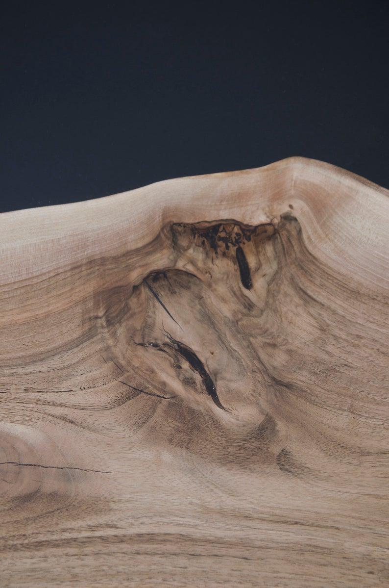 Стіл журнальний річка Детройт дизайнерський з чорної епоксидної смоли та масиву горіха 800х500х480 мм - фото 6 Стіл журнальний річка Детройт дизайнерський з чорної епоксидної смоли та масиву горіха 800х500х480 мм - фото 6