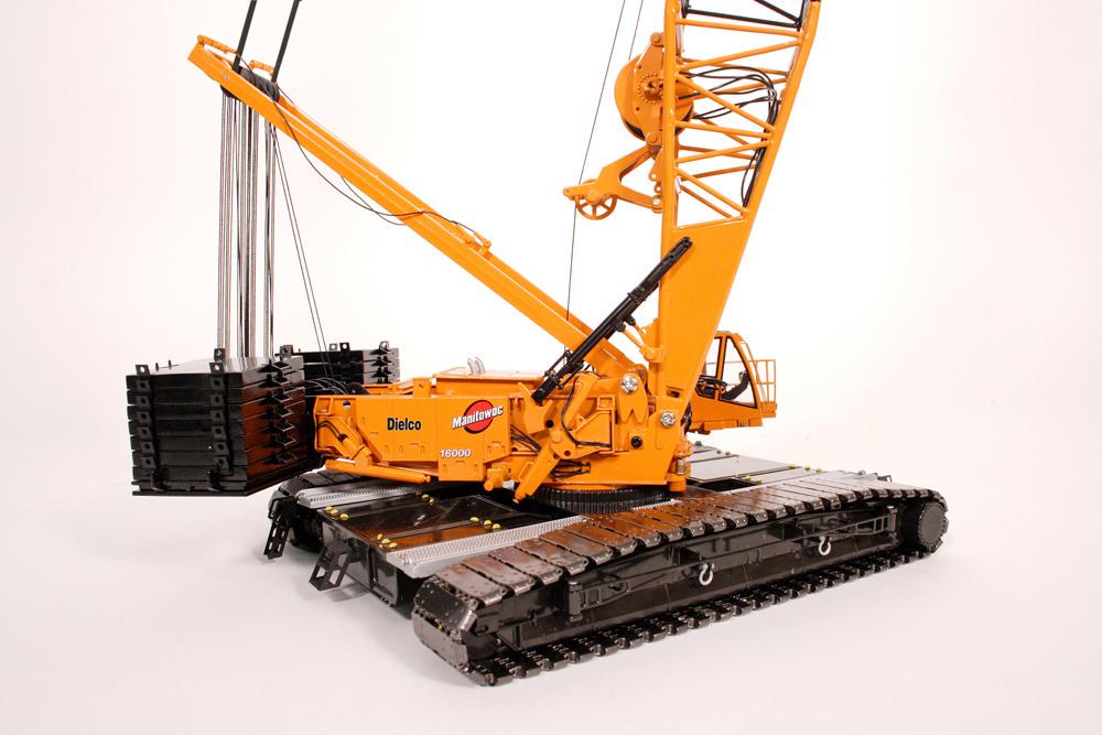 Кран гусеничний Manitowoc 16000 Dielco Машина ігрова модель 1:50