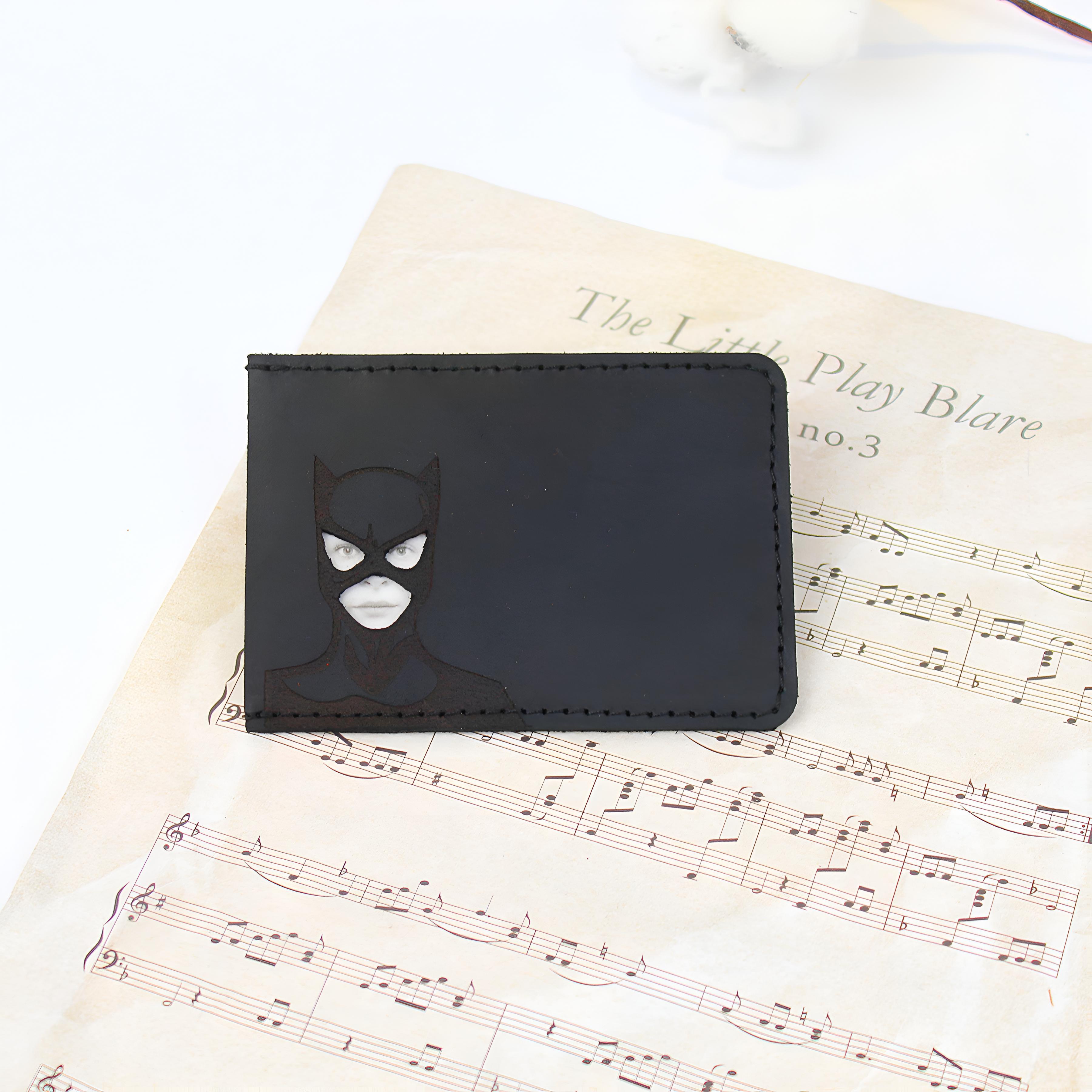 Обложка чехол на пластиковый id паспорт с гравировкой Catwoman Черный (ИДКВ)