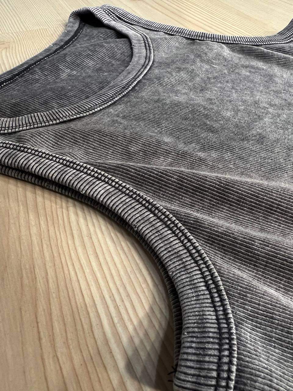 Майка жіноча A-N 2733 у рубчик з порізаними швами OS Сірий (26794579) - фото 3 Майка жіноча A-N 2733 у рубчик з порізаними швами OS Сірий (26794579) - фото 3