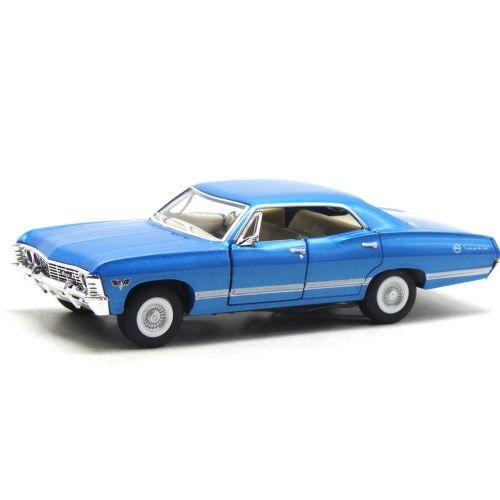 Игрушечная машинка металлическая Chevrolet Classic Impala 1967 Голубой (219749)