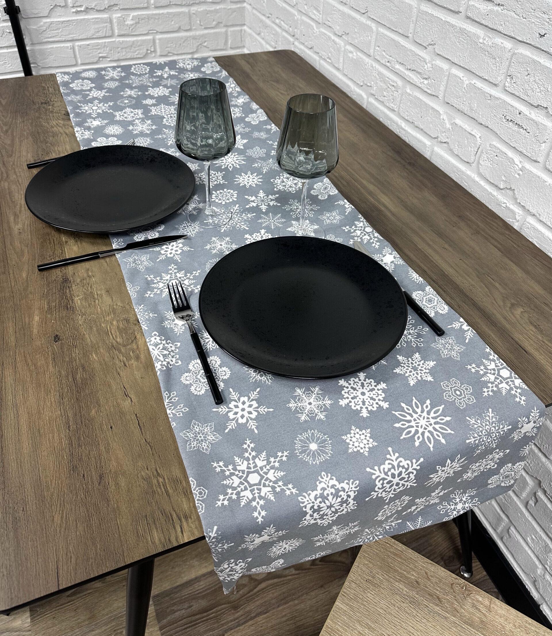 Дорожка на стол Comfort Home X-mas little snowflakes новогодняя водоотталкивающая с тефлоновым покрытием 160x40 см