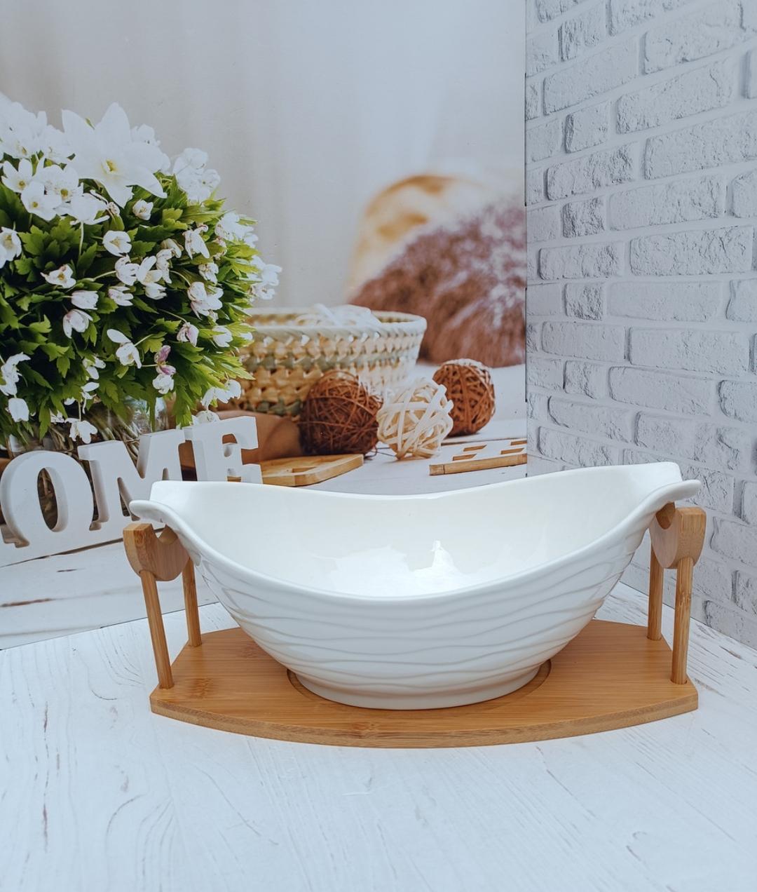 Фруктівниця Stenson Classic порцеляна на бамбуковій підставці 31х17х12 см White (17660869) - фото 2 Фруктівниця Stenson Classic порцеляна на бамбуковій підставці 31х17х12 см White (17660869) - фото 2