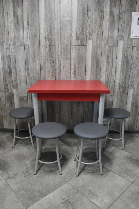 Кухонний комплект Оскар стіл розкладний/табурети 4 шт. в сірому корпусі 60х80/80х120х75 см Червоний/Сірий (28374896)