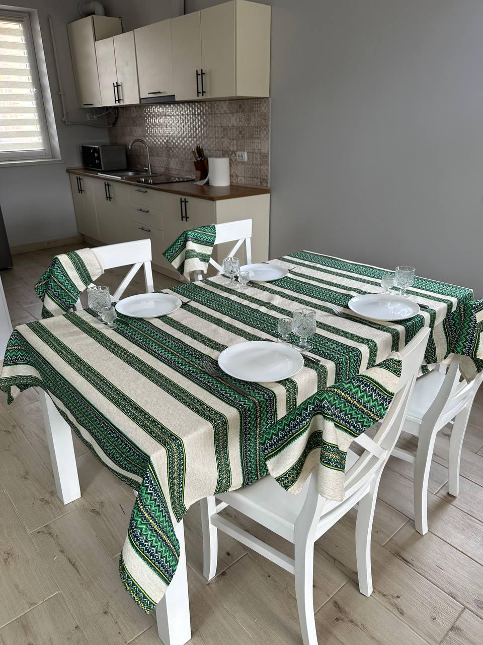 Скатерть льняная Украинский орнамент прямоугольная 350x145 см Зеленый (40027-p6)