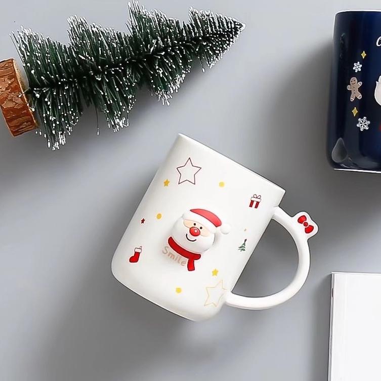 Чашка новогодняя с крышкой и ложкой Санта Smile керамика 360 мл Белый - фото 6