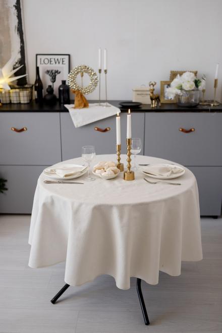 Скатерть праздничная с люрексом Жемчужина d 180 см White