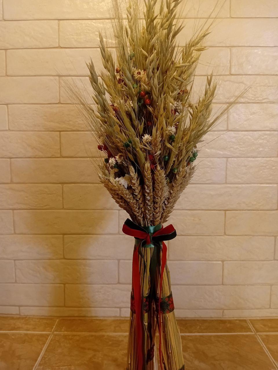 Дидух рождественский из колосья пшеницы/льна и овса на трех ножках 60-65 см с красно-зеленой лентой (2813778603) - фото 6 Дидух рождественский из колосья пшеницы/льна и овса на трех ножках 60-65 см с красно-зеленой лентой (2813778603) - фото 6