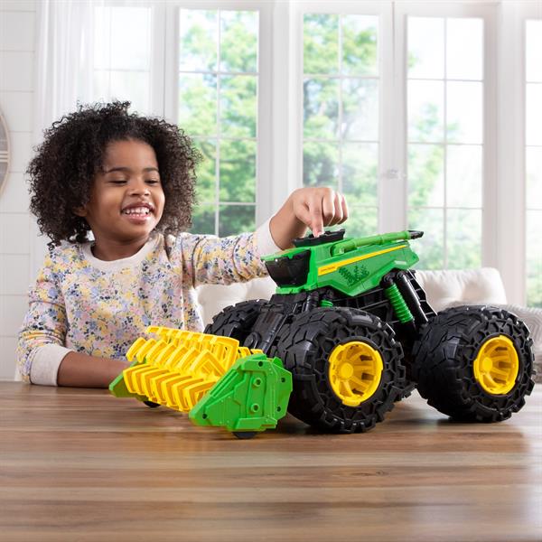 Игрушечный комбайн John Deere Kids Monster Treads с молотилкой и большими колесами (47329) - фото 3