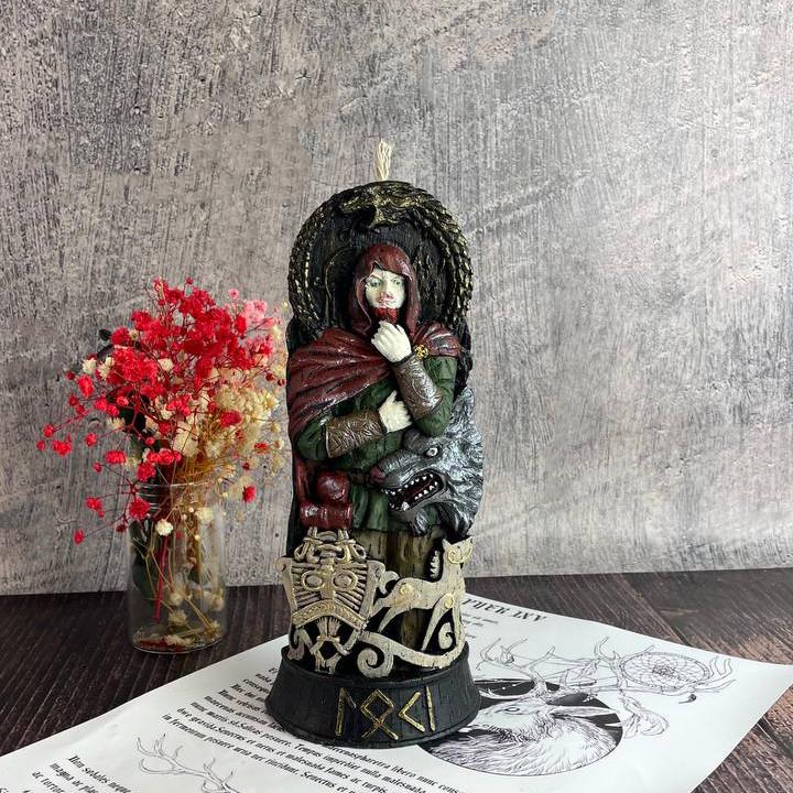 Свеча восковая магическая Бог Локи (1361)