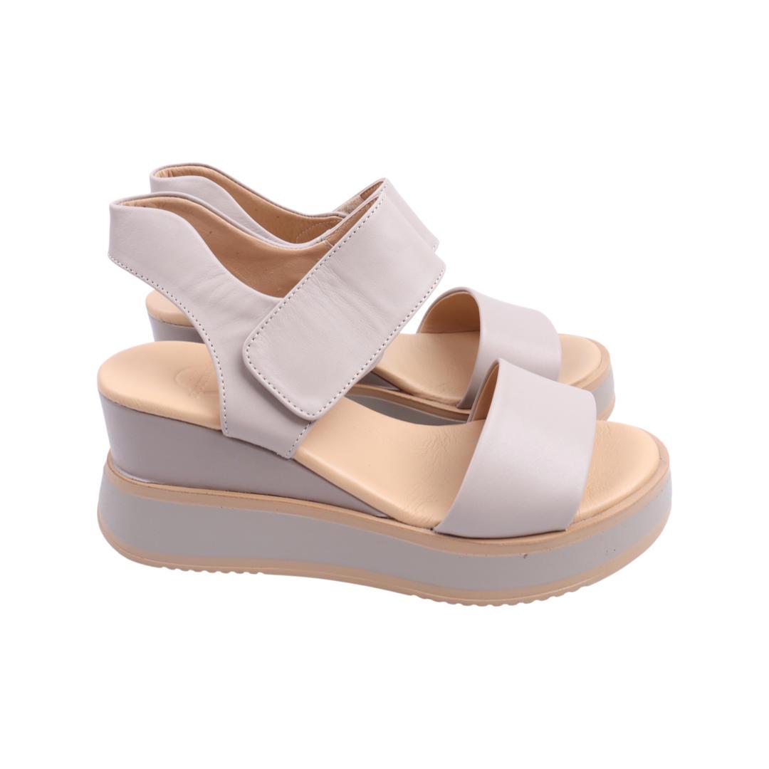 Босоножки женские Aquamarin из кожи р. 40 Бежевый (2125-22LBC)