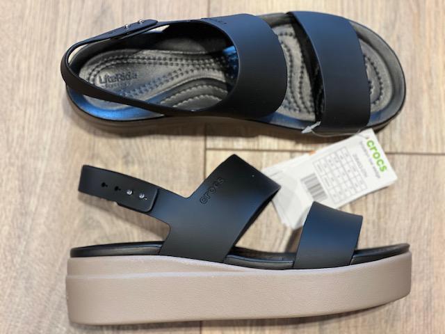 Босоножки Crocs Brooklyn Low р. W10/EUR 40-41 Black/Mushroom (12540439) - фото 8