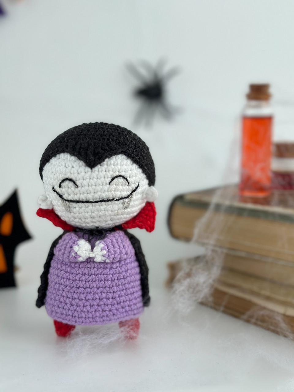 Кукла вязаная Дракула ручной работы декор (29528496) - фото 2 Кукла вязаная Дракула ручной работы декор (29528496) - фото 2