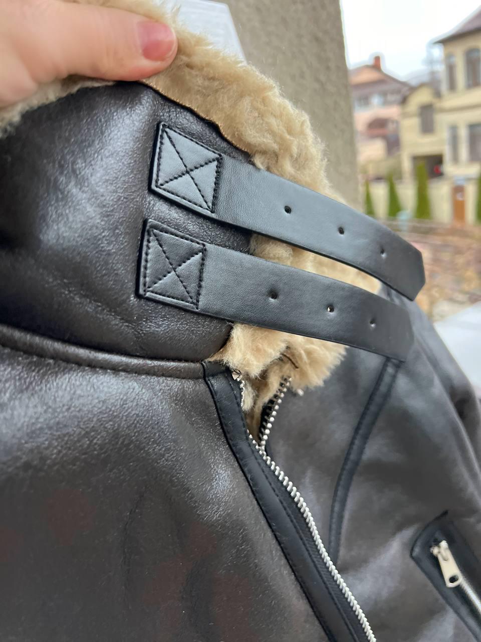 Дублянка жіноча Aftf Basic 2407 коротка блискавка з хутром екозамша M Темно-коричневий (3124) - фото 7