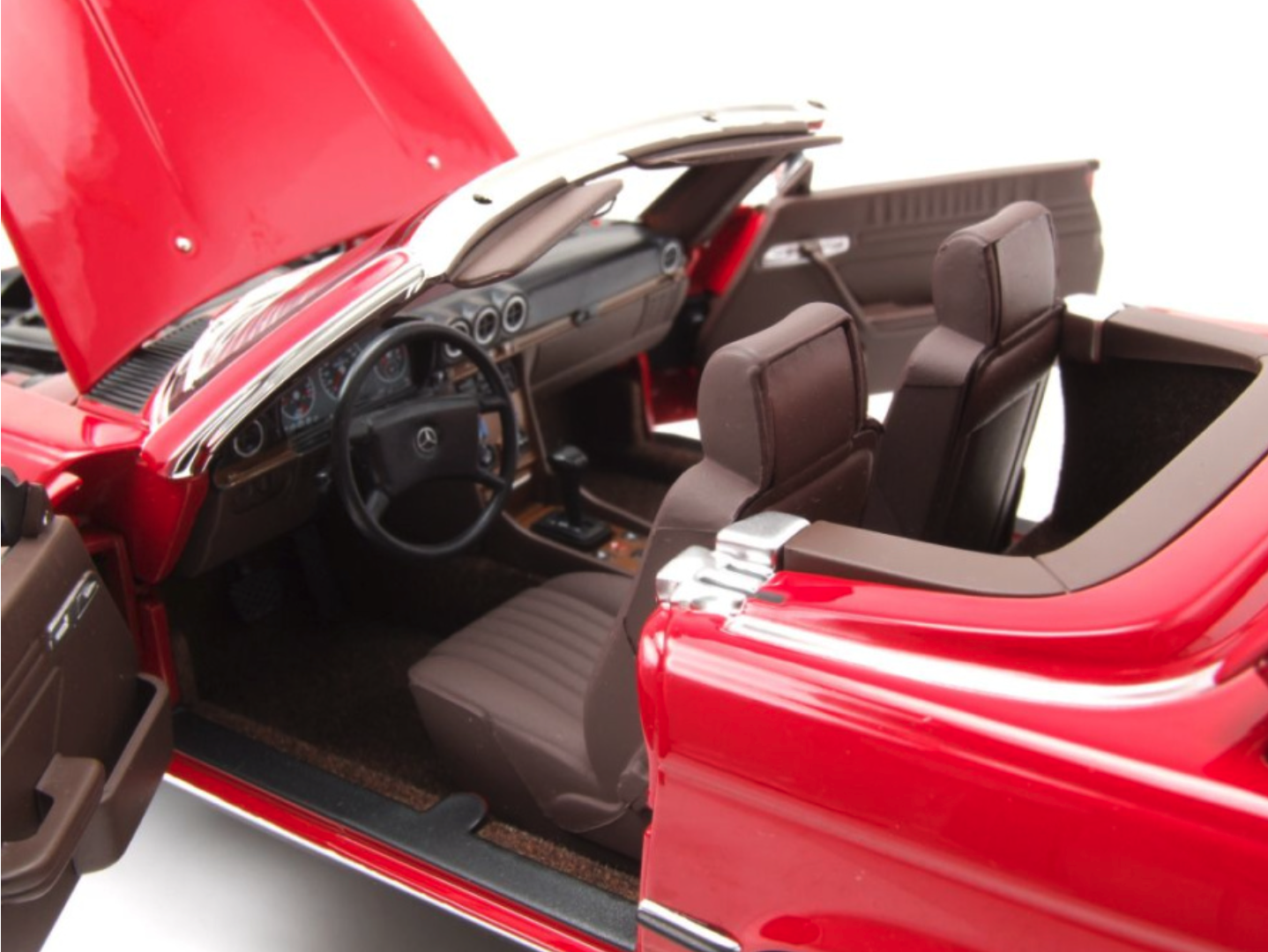 Модель автомобиля Norev 1:18 Mercedes-Benz 450 SL R107 1979 Red (183729) - фото 5 Модель автомобиля Norev 1:18 Mercedes-Benz 450 SL R107 1979 Red (183729) - фото 5