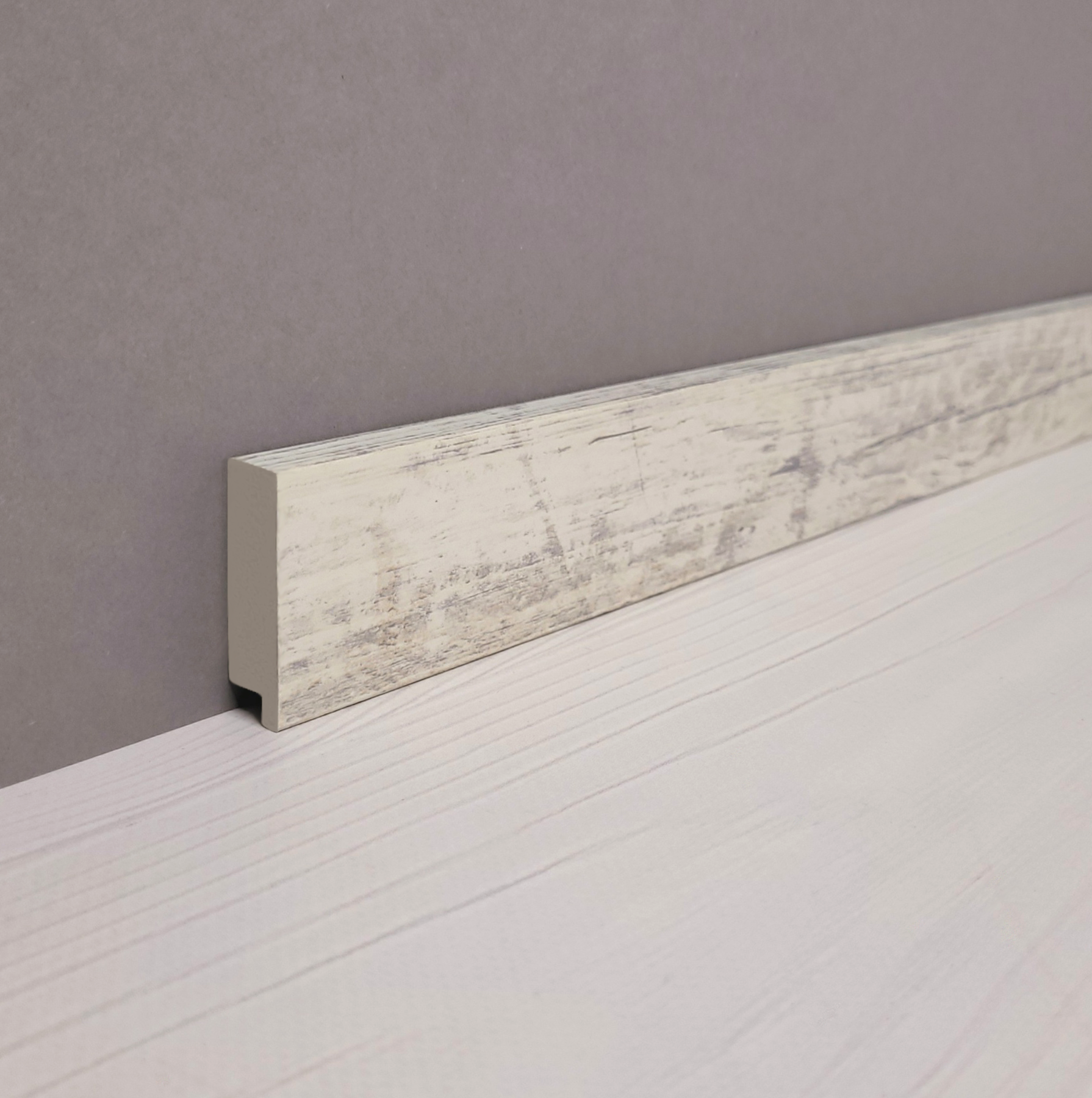 Плинтус дюрополимерный 43х12х2900 мм Светло-серый дуб (4312B-19153)