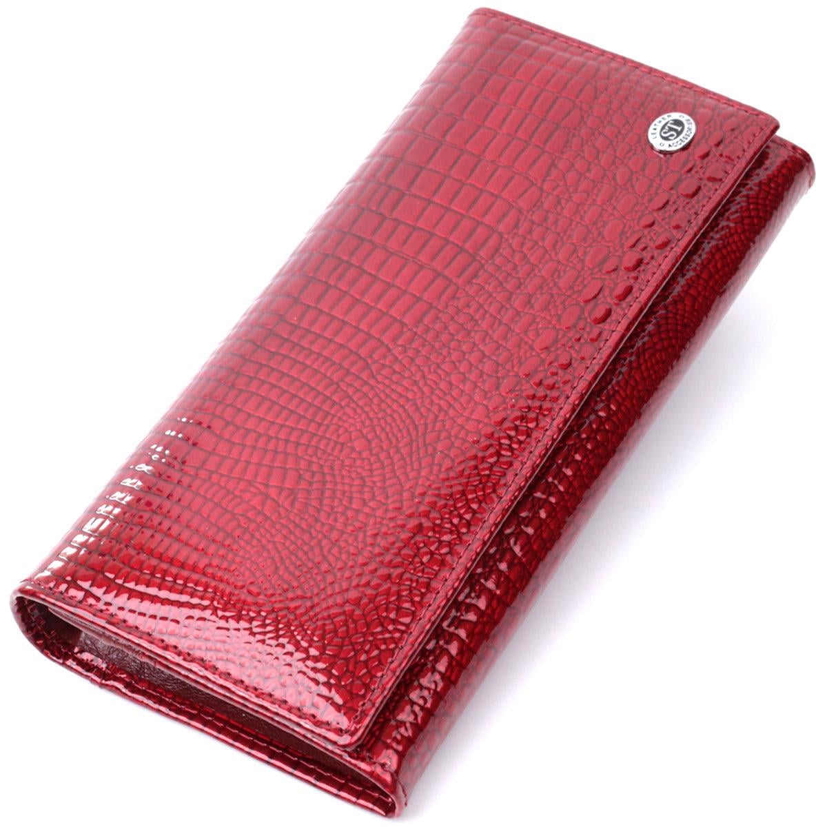 Кошелек женский ST Leather 22680 лакированный из натуральной кожи с тиснением под рептилию Красный (168-136-22680)