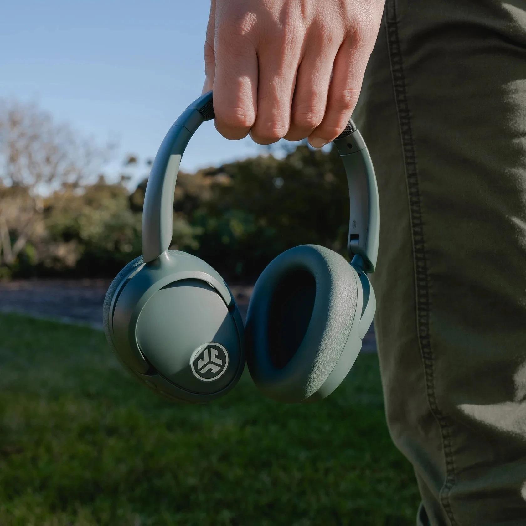 Наушники беспроводные JLab JBuds Lux ANC Bluetooth 5.3 ANC Green (IEUHBJLUXANCRSGE62) - фото 7 Наушники беспроводные JLab JBuds Lux ANC Bluetooth 5.3 ANC Green (IEUHBJLUXANCRSGE62) - фото 7