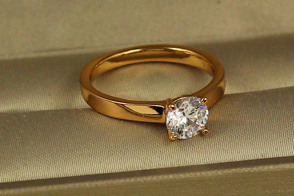 Кольцо Xuping Jewelry белый камень 6 мм на четыре крепления р. 17 Золотистый (2398490761)