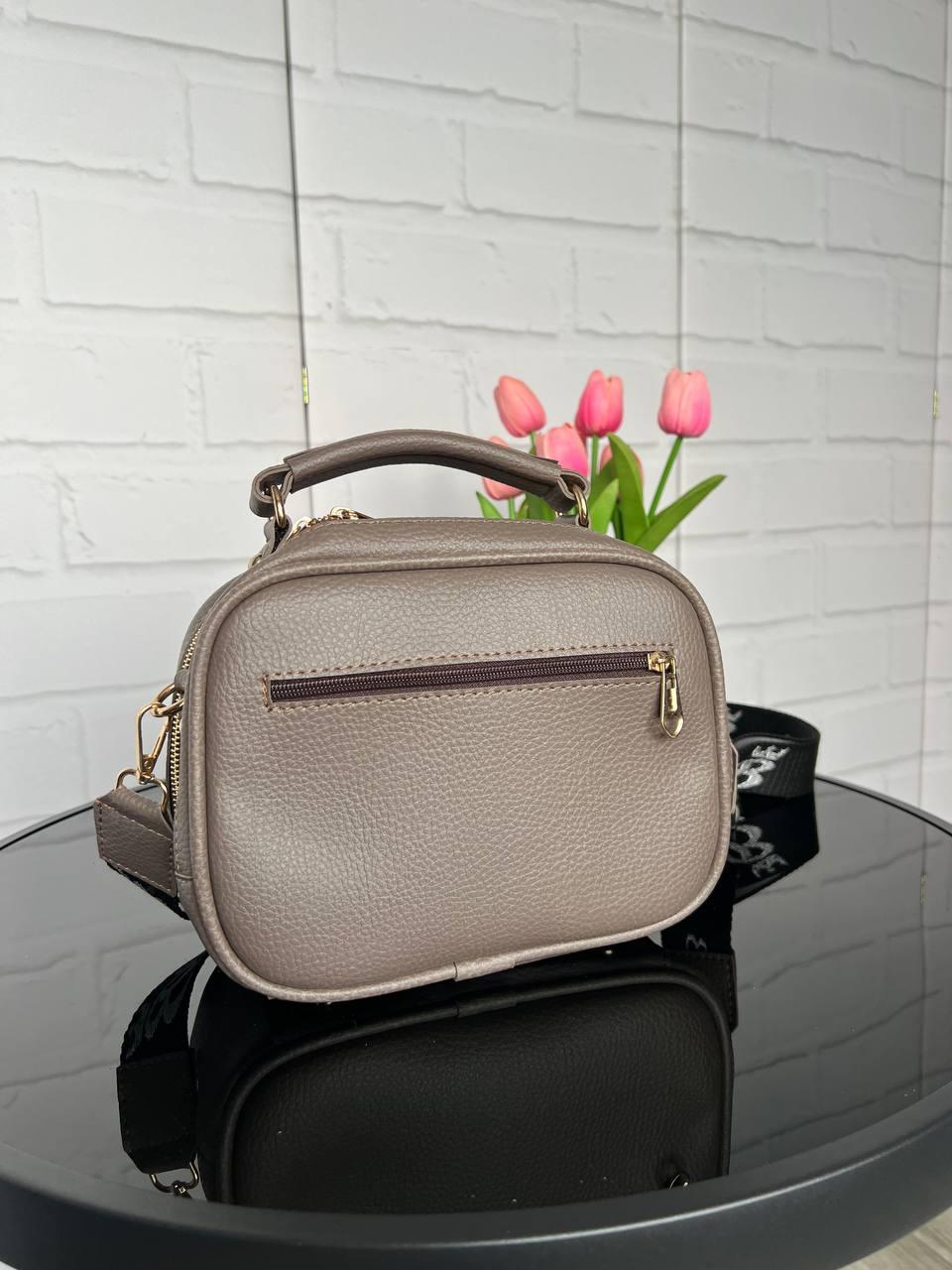 Сумка женская кросс-боди маленькая из экокожи через плечо на широком ремне Капучино - фото 5 Сумка женская кросс-боди маленькая из экокожи через плечо на широком ремне Капучино - фото 5