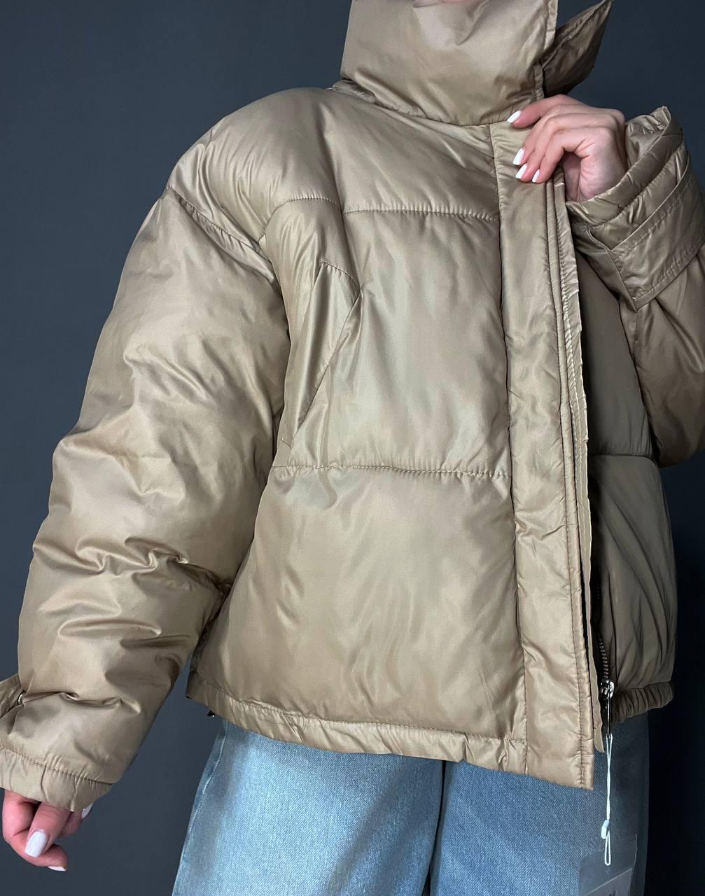 Куртка женская RUIXI 8811 деми легкая воротник стойка с сумочкой широкая оверсайз свободный крой р. 48 Карамель (1145) - фото 8 Куртка женская RUIXI 8811 деми легкая воротник стойка с сумочкой широкая оверсайз свободный крой р. 48 Карамель (1145) - фото 8