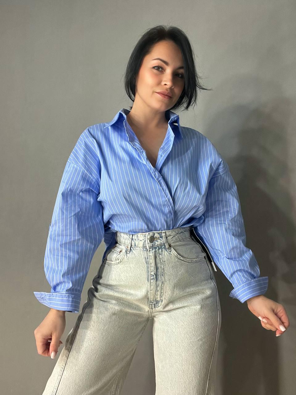 Рубашка женская A-N 25130 полоска оверсайз удлиненная широкая OS Голубой (3574) - фото 2 Рубашка женская A-N 25130 полоска оверсайз удлиненная широкая OS Голубой (3574) - фото 2