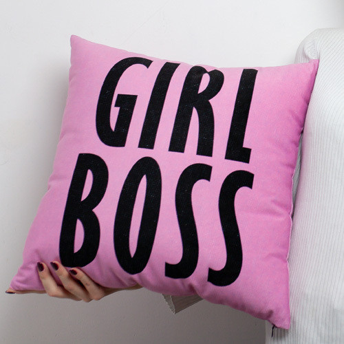 Подушка диванная с бархата Girl boss 45x45 см (45BP_20F002)