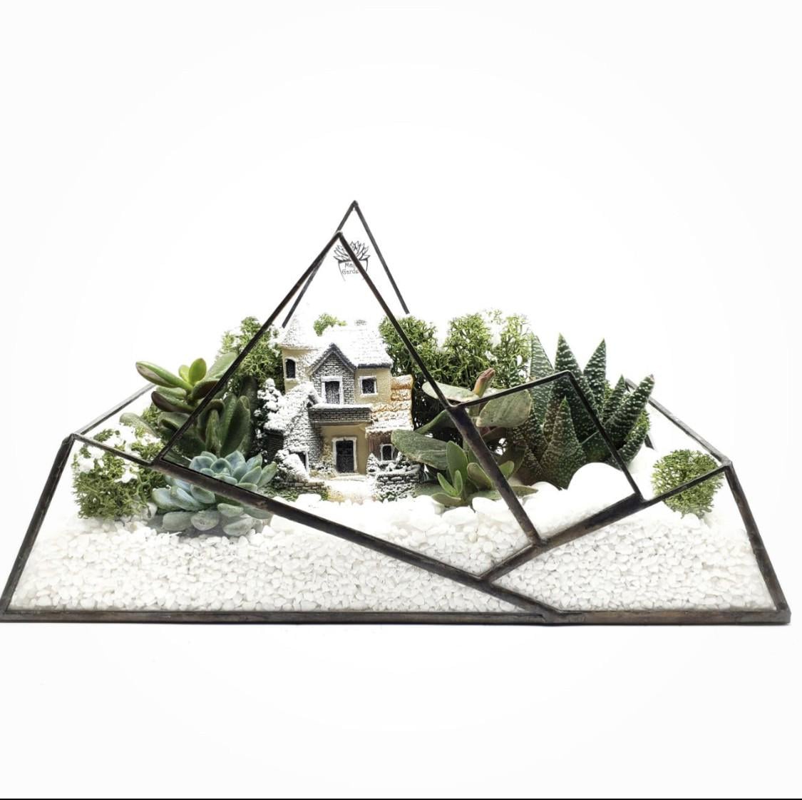 Флорариум новогодний-мосариум со стабилизированными растениями Дом 35х20х15 см