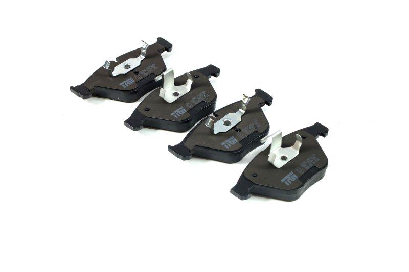 Колодки тормозные дисковые BMW 3 e90 5 e60 передние (GDB1498 TRW Engine Components)