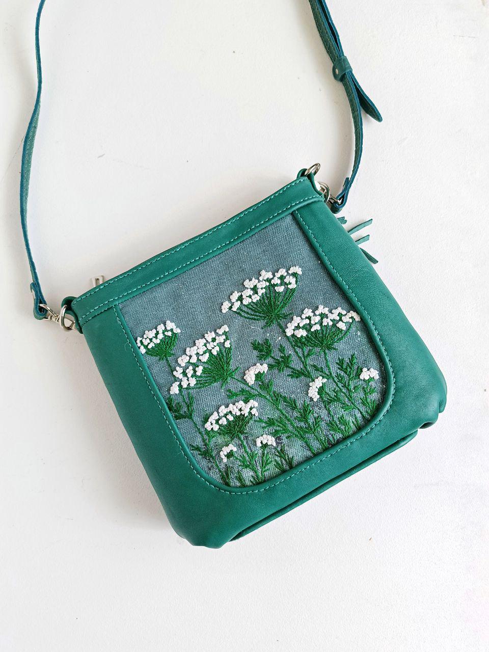 Женская сумка с ручной вышивкой (31578507)
