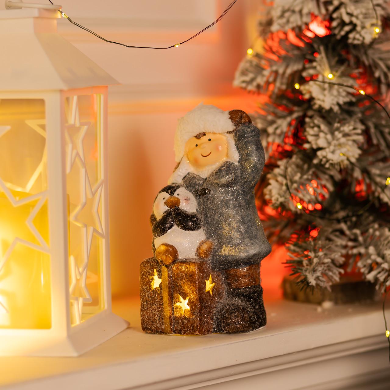 Фігурка з підсвіткою Дівчинка з подарунком CR-5-18 9х10х19 см (29912969) - фото 4