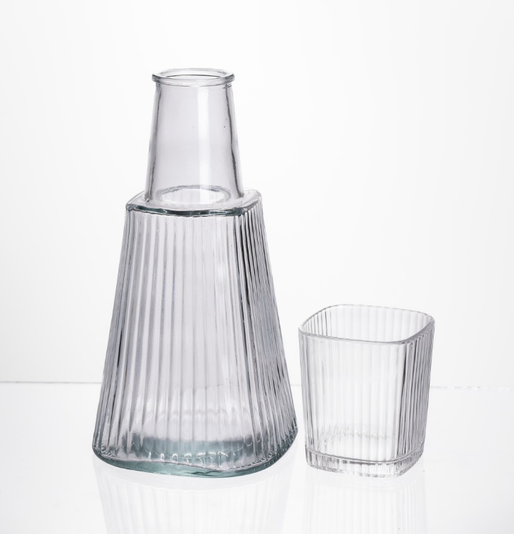 Графин со стаканом-крышкой рифленый 1/0,2 л Прозрачный - фото 3 Графин со стаканом-крышкой рифленый 1/0,2 л Прозрачный - фото 3