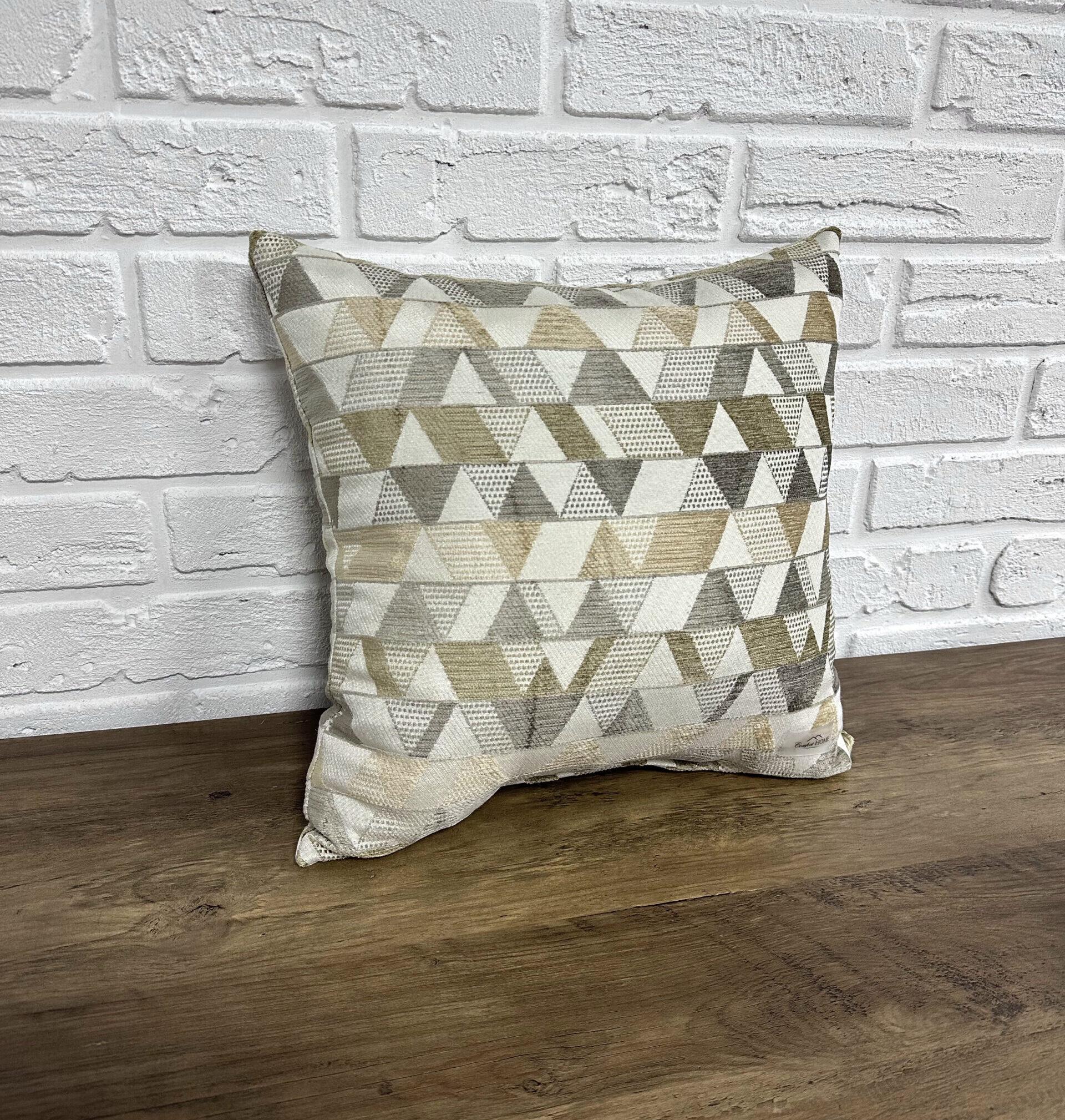 Подушка Comfort Home Jenga жаккардовая 40х40 см