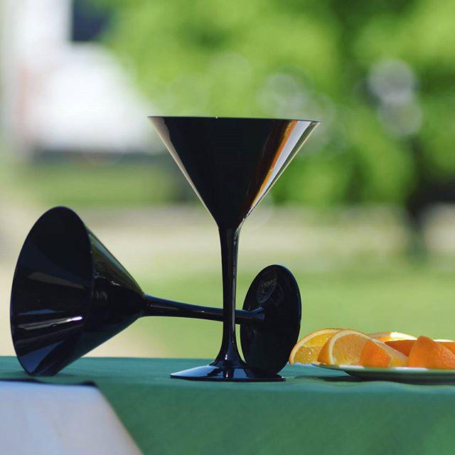 Комплект черных бокалов для мартини 200 мл 2 шт. - фото 2 Комплект черных бокалов для мартини 200 мл 2 шт. - фото 2