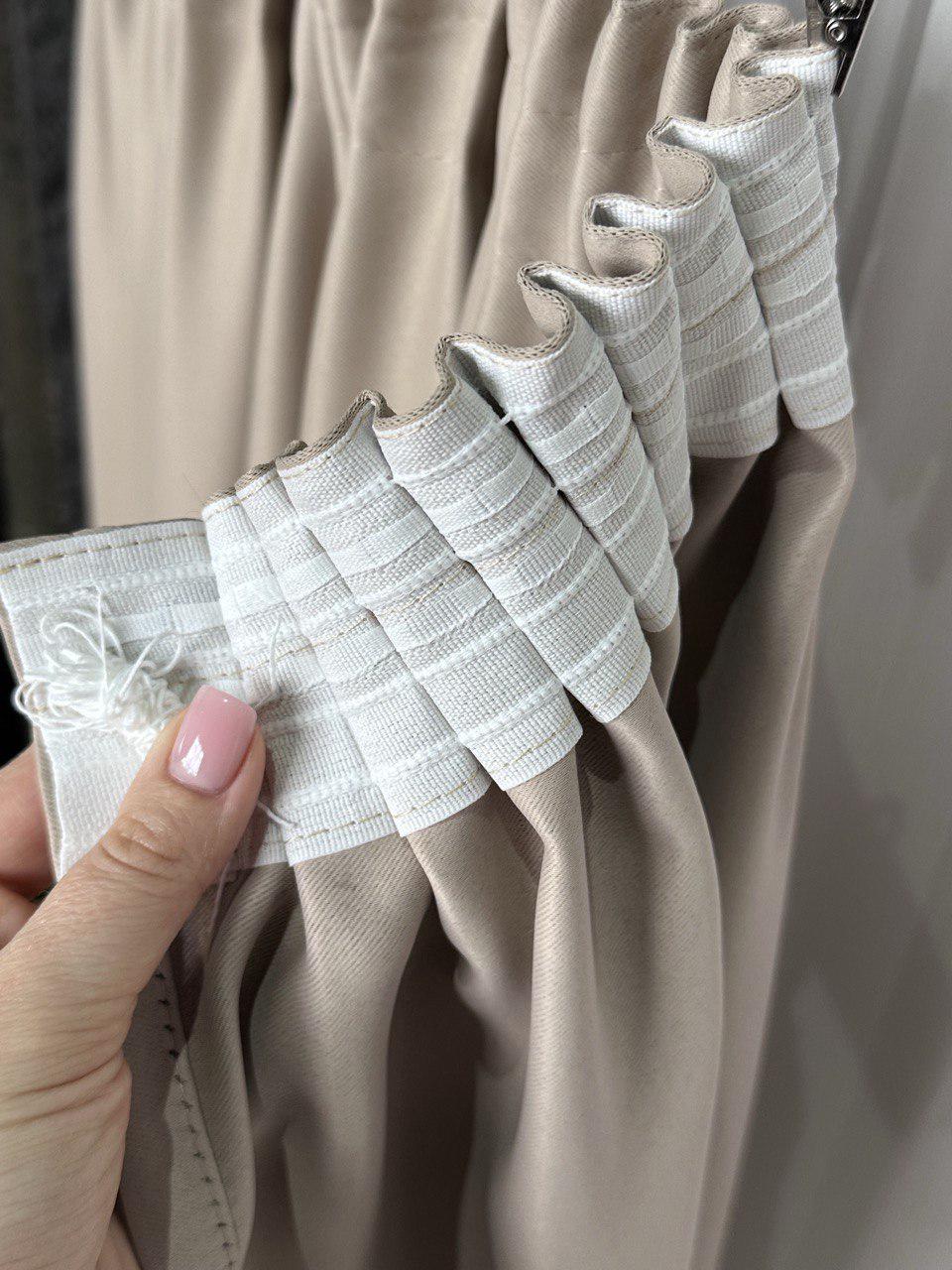 Комплект штор Aldo блекаут 200х275 №4 2 шт. Теплий бежевий - фото 2 Комплект штор Aldo блекаут 200х275 №4 2 шт. Теплий бежевий - фото 2