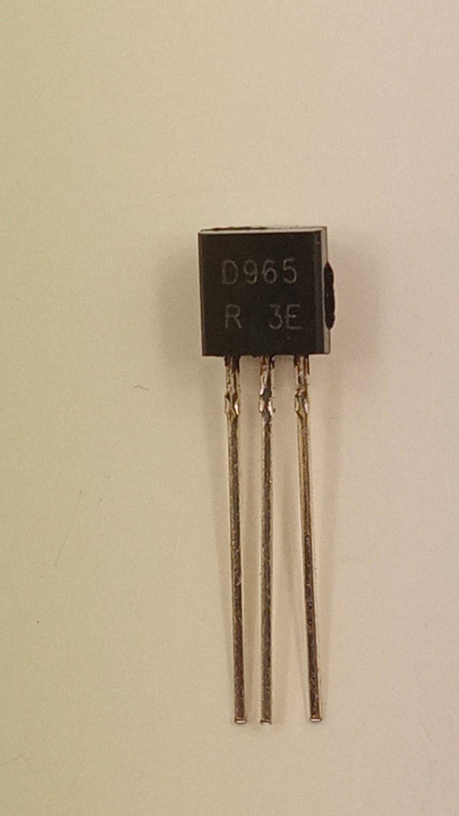 Транзистор 2SD965 R NPN 40V 5A 0,75W 150 MHz h 340-600 TO-92 (02604)