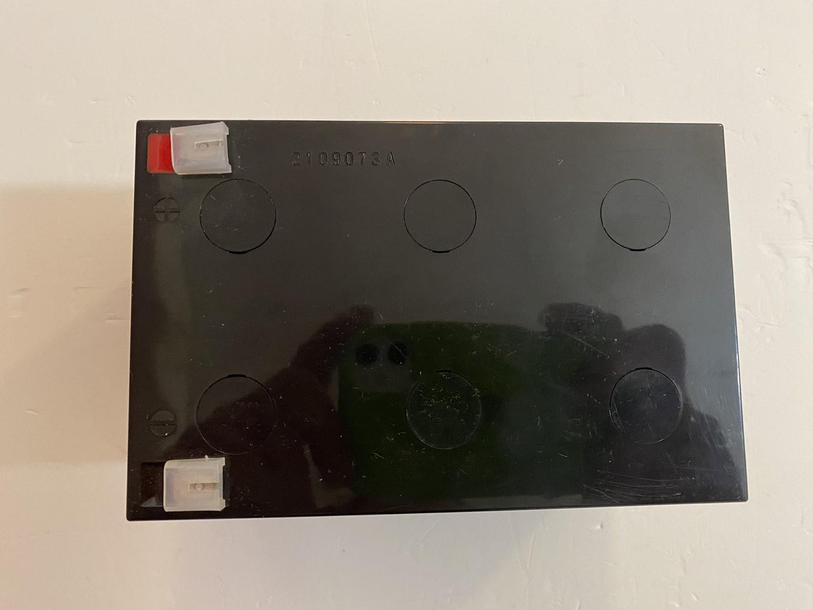 Акумуляторна батарея для ДБЖ Yuasa VRLA 12V 12Ah 151x98x97,5 мм 4,24 кг (NP12-12) - фото 3 Акумуляторна батарея для ДБЖ Yuasa VRLA 12V 12Ah 151x98x97,5 мм 4,24 кг (NP12-12) - фото 3